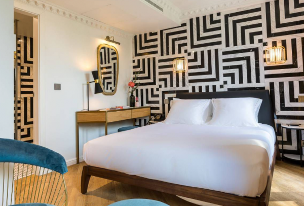 Estetika Art Deco yang glamor dengan aksen geometris dan glamor